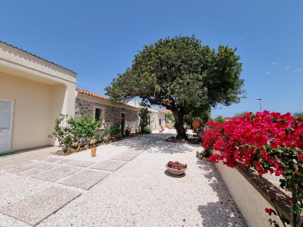 Stazzo San Teodoro La Quercia Piscina Condivisa Apartment Exterior foto